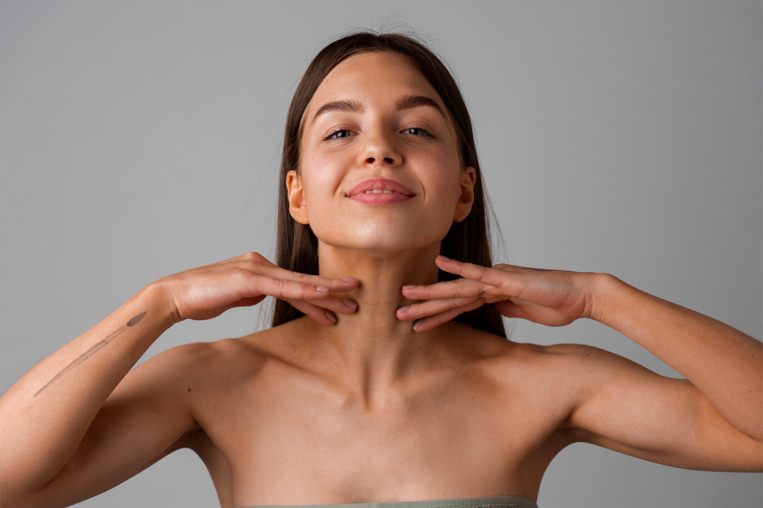 Aqualyx in London for Double Chin: A Non-Surgical Way to Define Your Jawline